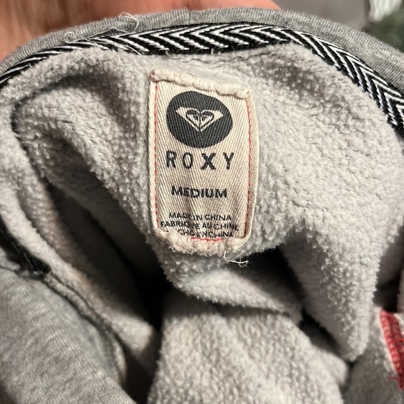 2/15 Women’s size medium Roxy hoodie - Picture 4 of 6